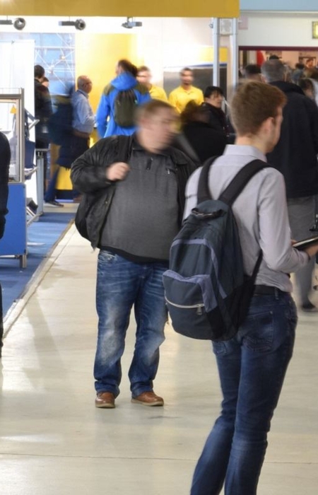 Se déplace dans le monde selon vos projets